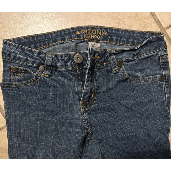 SALE: 3/$12 - Vintage Arizona Jean Co Short Jeans - Picture 5 of 8